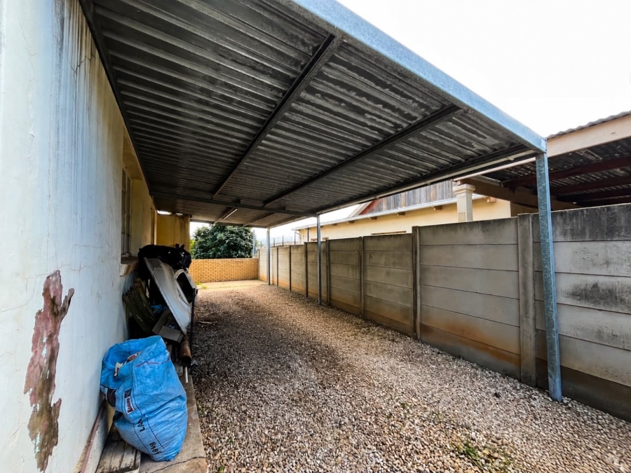 4 Bedroom Property for Sale in Bothasrus Eastern Cape